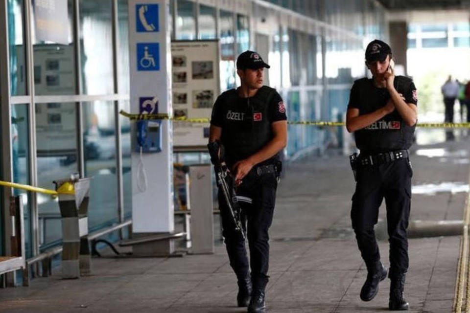 Turquia prende 13 suspeitos de participação em atentado