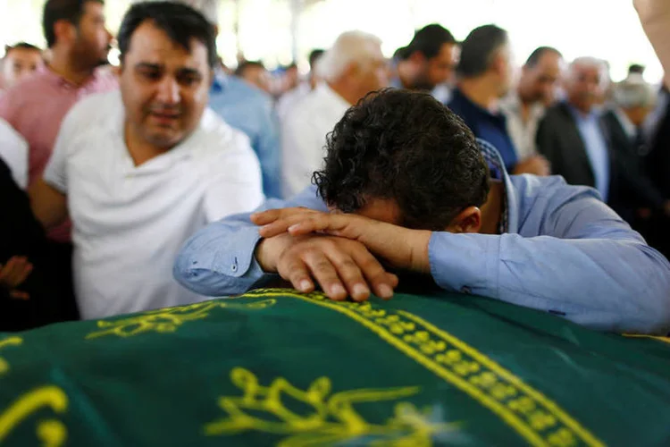 
	V&iacute;timas: mortos s&atilde;o menores de 18 anos, com uma propor&ccedil;&atilde;o de 19 sobre as 44 v&iacute;timas fatais identificadas at&eacute; agora
 (Osman Orsal/Reuters)