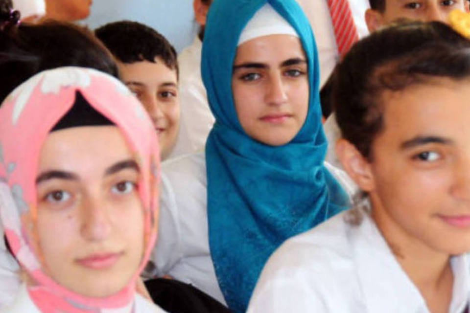 Presidente da Turquia fecha milhares de escolas no país