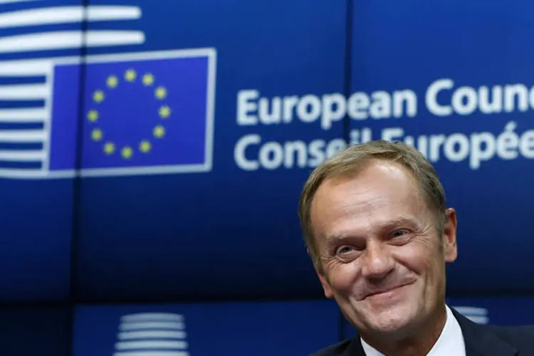 
	Donald Tusk sorri ap&oacute;s ser eleito presidente do Conselho Europeu: Tusk &eacute; considerado um l&iacute;der europe&iacute;sta e conciliador
 (Reuters/Yves Herman/Reuters)