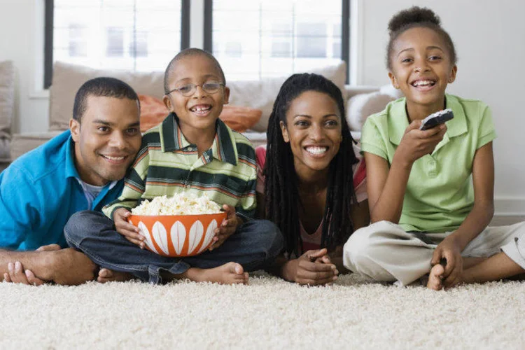 
	Junto com os amigos: o Netflix Party cria uma esp&eacute;cie de chat em torno do link para que os participantes possam fazer coment&aacute;rios entre si
 (Fuse/Thinkstock/Thinkstock)