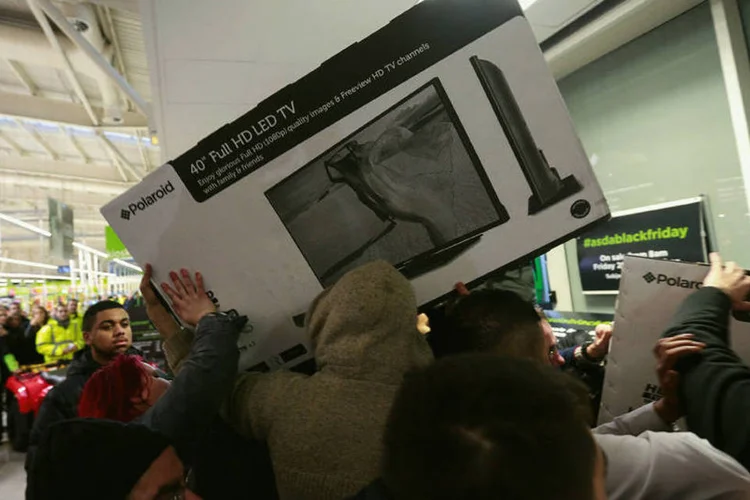 Black Friday 2015 (Simon Dawson/Bloomberg)
