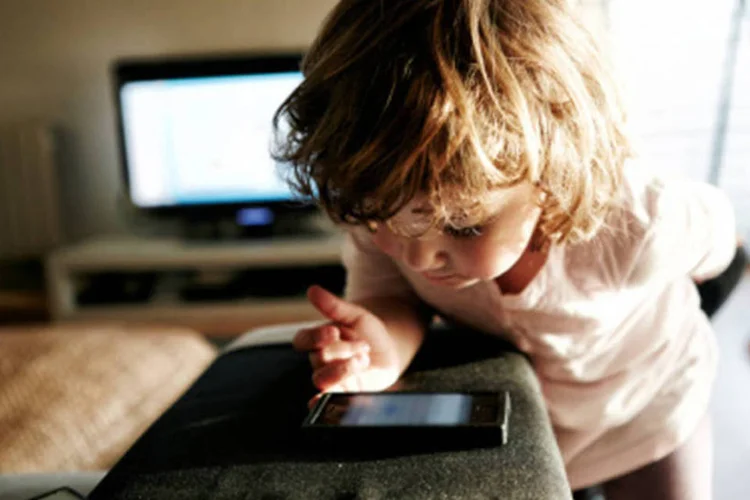 
	Na hora de assistir televis&atilde;o e navegar na internet ao mesmo tempo, o smartphone &eacute; o dispositivo mais usado (65%)
 (Getty Images)