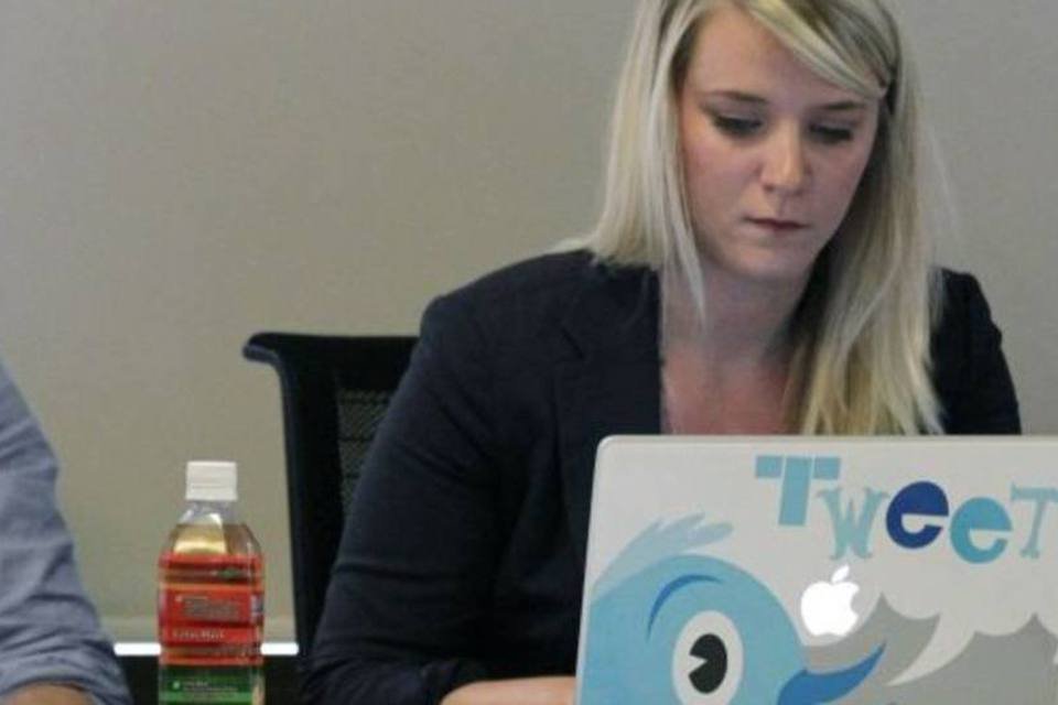 74% dos jovens consideram a internet como meio favorito para comunicação