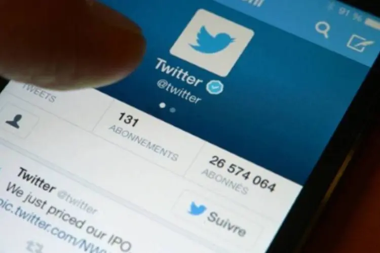 
	Twitter em tela de celular: autoridade n&atilde;o deu mais detalhes sobre o assunto
 (Damien Meyer/AFP)
