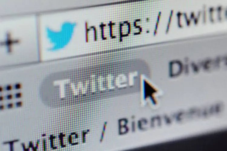 O Twitter se comprometeu em outubro a retirar as mensagens racistas
 (Fred Tanneau/AFP)
