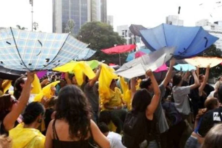Chuva de Twix gerou efeito negativo nas principais redes sociais da web (.)