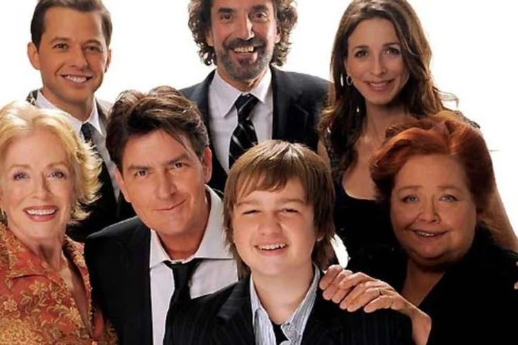 Elenco de Two and a Half Men: Warner, CBS e Lorre se unem para evitar prejuízos com o fim da série (Getty Images)