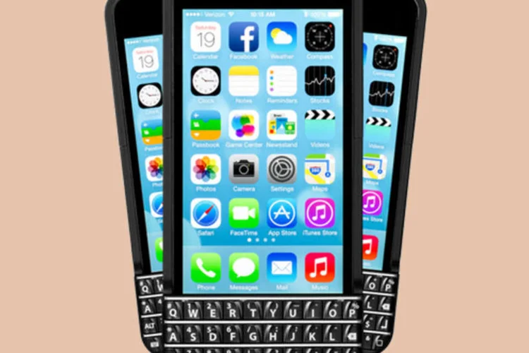 
	Demostra&ccedil;&atilde;o do teclado da Typo Products em celulares iPhone, da Apple
 (Reprodução)