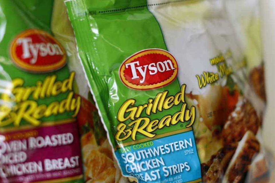 
	Produto da Tyson Foods: os pap&eacute;is da empresa ca&iacute;am 8 por cento em negocia&ccedil;&otilde;es antes da abertura do mercado nesta segunda-feira
 (REUTERS/Mike Blake)