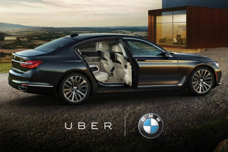 
	Basta abrir o app do Uber para ter acesso a uma ferramenta especial que permite a solicita&ccedil;&atilde;o de uma carona com o novo BMW S&eacute;rie 7
 (Divulgação/Uber)