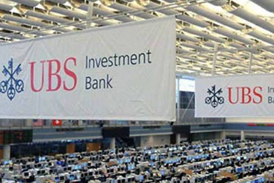 Banco UBS proíbe saias apertadas e lingerie colorida