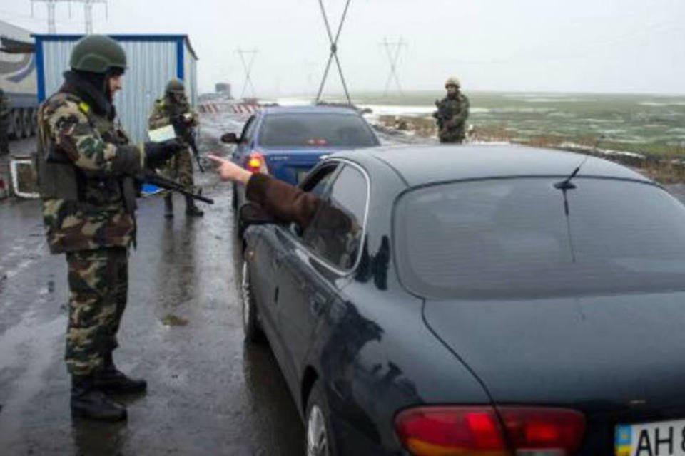 Exército ucraniano deixa aeroporto; 44 mortos em combates
