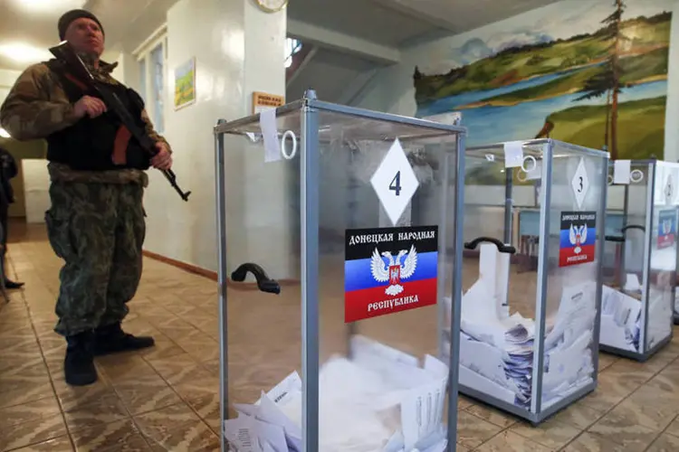 Eleições na Ucrânia: Rússia reconhece o processo; ocidente e Ucrânia, não (REUTERS/Maxim Zmeyev)