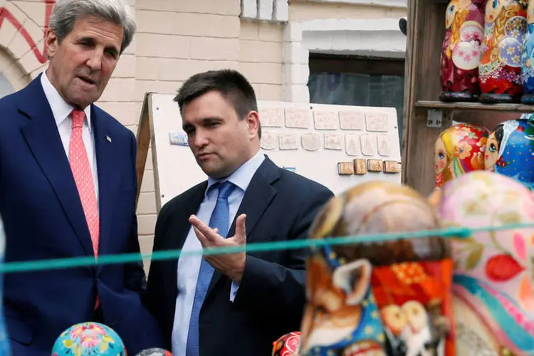 
	John Kerry na Ucr&acirc;nia: &quot;Posso garantir em nome do presidente Obama e do povo americano que os Estados Unidos apoiar&atilde;o a Ucr&acirc;nia&quot;
 (Gleb Garanich / Reuters)