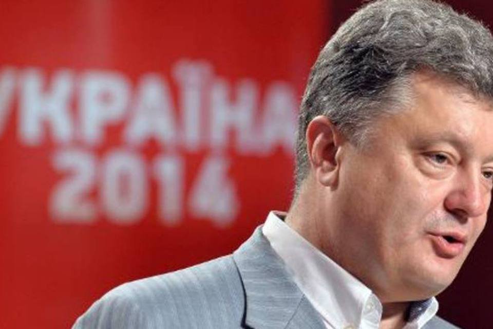 Poroshenko promete acabar com guerra no leste da Ucrânia