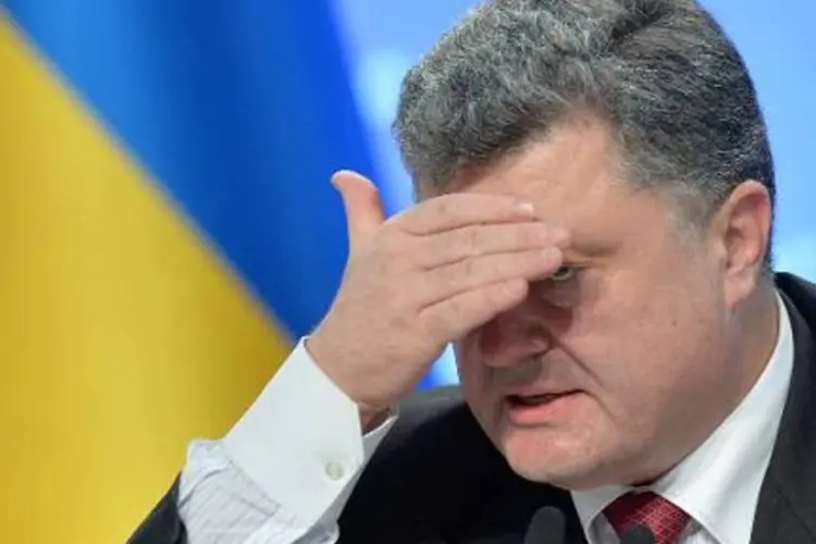 
	Petro Poroshenko: Poroshenko anunciou ontem que ordenou o envio de refor&ccedil;os militares &agrave;s cidades do leste
 (Genya Savilov/AFP)