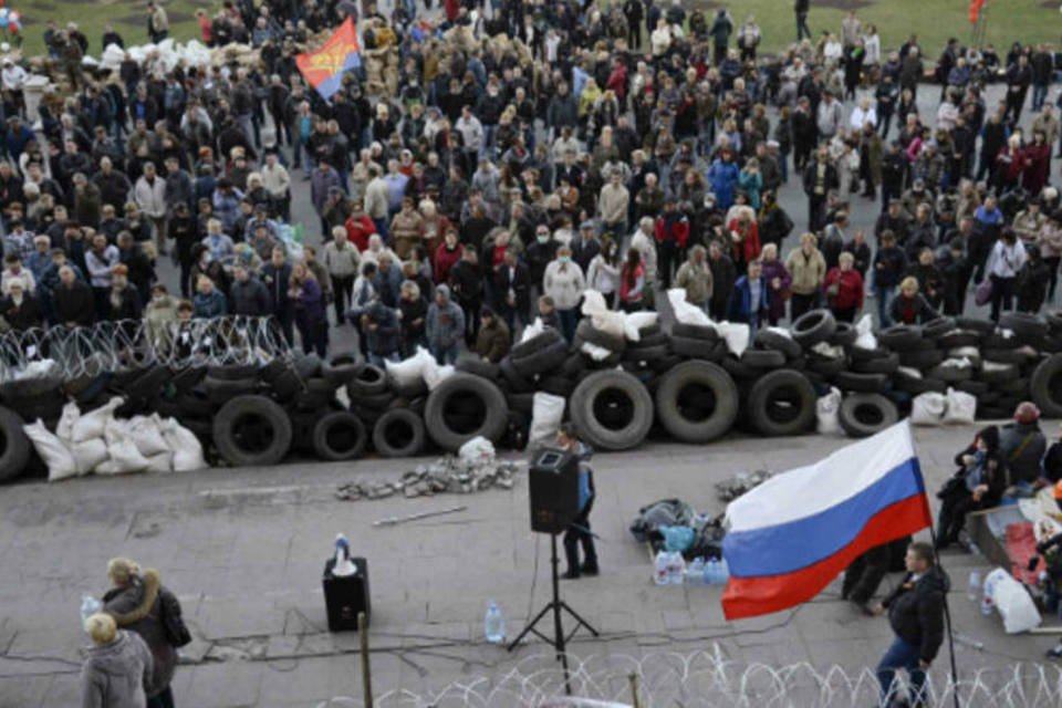 Rússia diz que Ucrânia está à beira de guerra civil