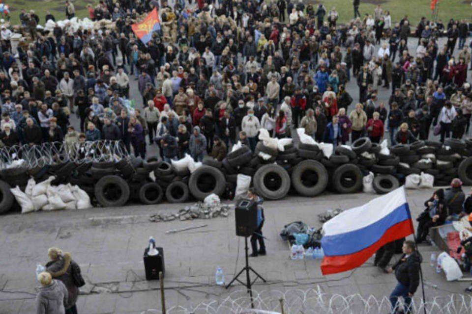 Ucrânia se mobiliza para conter revoltas pró-Rússia