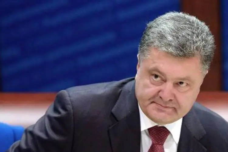 Petro Poroshenko afirmou que o plano de paz para o leste da Ucrânia só poderá dar certo se a Rússia entrar no jogo (Patrick Hertzog/AFP)