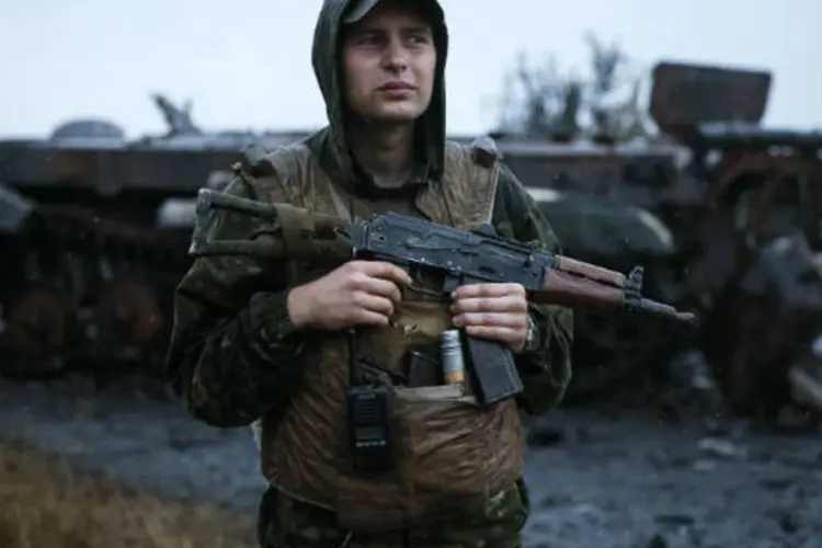 
	Soldado ucraniano: al&eacute;m dos mortos, 93 soldados foram feridos pelos foguetes usados no ataque
 (REUTERS/Gleb Garanich)
