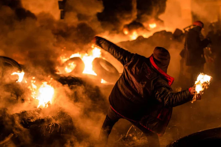 
	Protestos na Ucr&acirc;nia: d&iacute;vida que est&aacute; sendo cobrada pela R&uacute;ssia est&aacute; na raiz dos protestos que desembocaram na derrubada do ent&atilde;o presidente do pa&iacute;s em fevereiro de 2014
 (Getty Images)