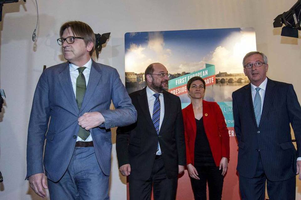 Políticos da UE concentram-se na economia em 1º debate na TV