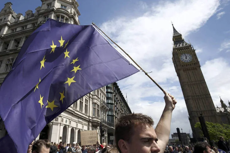 
	Brexit: a carta &eacute; a tentativa mais recente dos opositores do chamado &quot;Brexit&quot; de desacelerar o processo de desfilia&ccedil;&atilde;o
 (Neil Hall / Reuters)