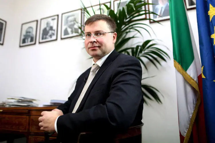 
	Valdis Dombrovskis: &quot;as conversas s&atilde;o muito complicadas. O tempo est&aacute; acabando&quot;
 (REUTERS/Alessandro Bianchi)