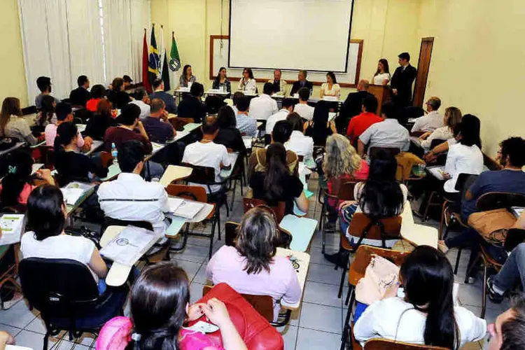 
	Universidade Estadual de Londrina (UEL): funcion&aacute;rios p&uacute;blicos est&atilde;o de bra&ccedil;os cruzados h&aacute; quase dois meses
 (Divulgação/Agência UEL)