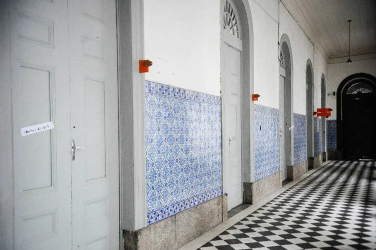 
	Na foto, salas trancadas por seguran&ccedil;a na Escola de Comunica&ccedil;&atilde;o, da UFRJ
 (Fernando Frazão/ Agência Brasil)