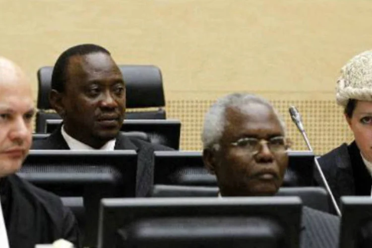 
	Uhuru Kenyatta: presidente queniano &eacute; processado por seu suposto papel em atos de viol&ecirc;ncia que se seguiram &agrave; questionada reelei&ccedil;&atilde;o do presidente Mwai Kibaki
 (AFP)