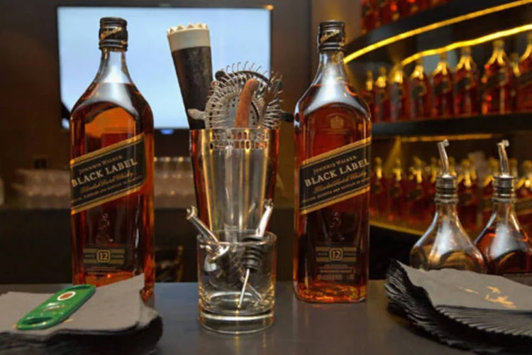 Uísques Johnnie Walker Black Label, da Diageo na The House of Walker: companhia está abrindo uma casa em Gangnam, Coreia do Sul (Charley Gallay/Getty Images for Johnnie Walker)