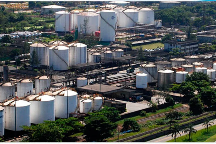 
	Porto de Santos: os caminh&otilde;es que t&ecirc;m como destino a margem esquerda (munic&iacute;pio de Guaruj&aacute;) podem trafegar normalmente
 (Divulgação/Ultracargo)