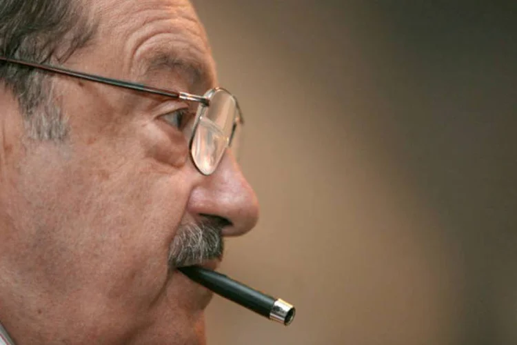 
	Umberto Eco: &quot;Perdemos um mestre, mas n&atilde;o perdemos sua li&ccedil;&atilde;o. Querido professor Eco, querido Umberto, hoje n&atilde;o te dizemos adeus&quot;, afirmou Giannini
 (Loic Venance / AFP)