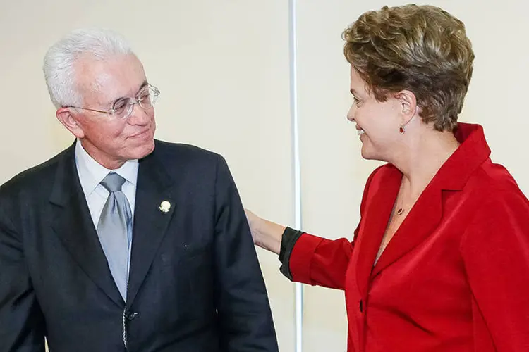 
	Dilma Rousseff durante cerim&ocirc;nia de posse do novo Ministro-Chefe da Secretaria de Assuntos Estrat&eacute;gicos, Mangabeira Unger
 (Roberto Stuckert Filho/PR)