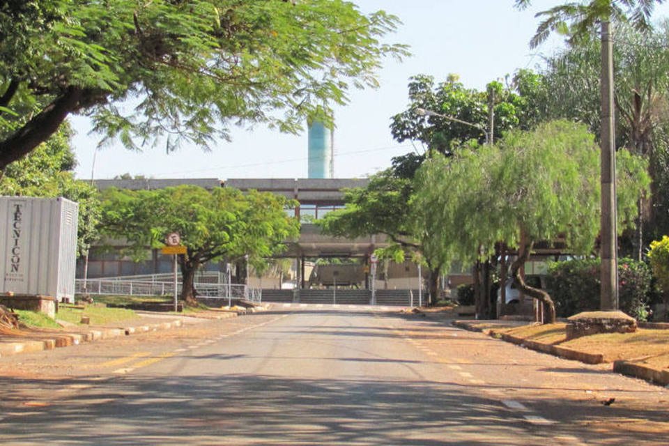 Servidores da Unicamp mantêm greve por reajuste salarial