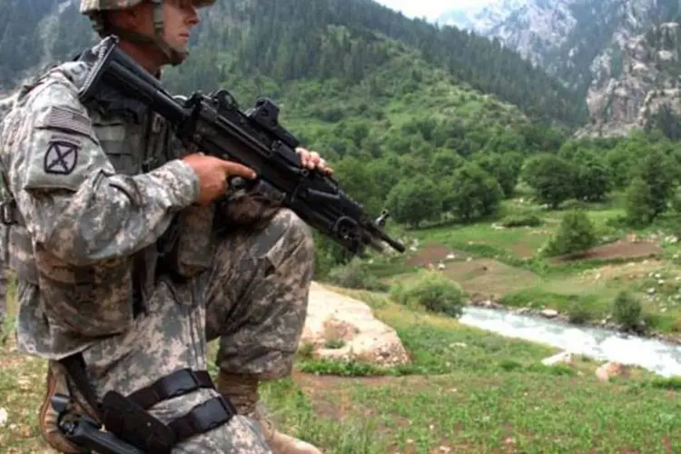 
	Soldado americano no Afeganist&atilde;o: presidente do pa&iacute;s quer que tropas dos EUA permane&ccedil;am al&eacute;m de 2016
 (Brandon Aird / U.S. Army / Wikimedia Commons)