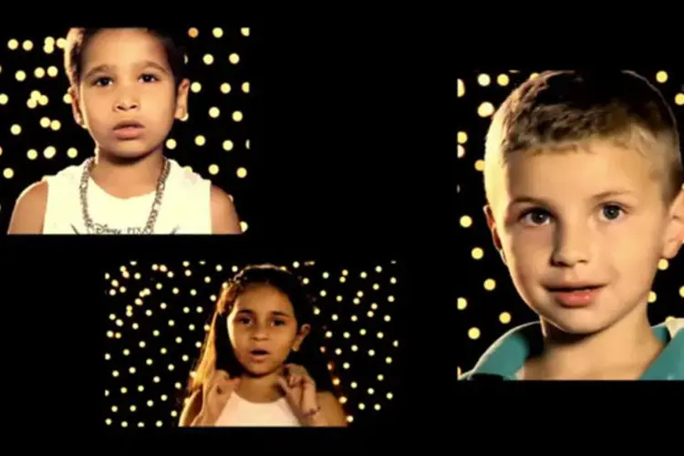 Vídeo mostra crianças de três instituições parceiras da Unimed cantando para disseminar a causa em prol de um Natal mais humano (Reprodução)