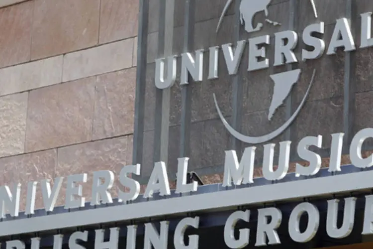 Logo da Universal Music, subsidiária da Vivendi, na sede da companhia em Santa Monica, Califórnia. (Patrick Fallon/Bloomberg)