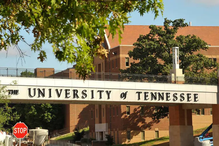 
	Universidade do Tennessee, nos EUA, onde ocorreu tiroteio: o tiroteio aconteceu por causa de uma disputa relativa a um jogo de dados e aconteceu no p&aacute;tio externo, segundo a pol&iacute;cia
 (Divulgação)