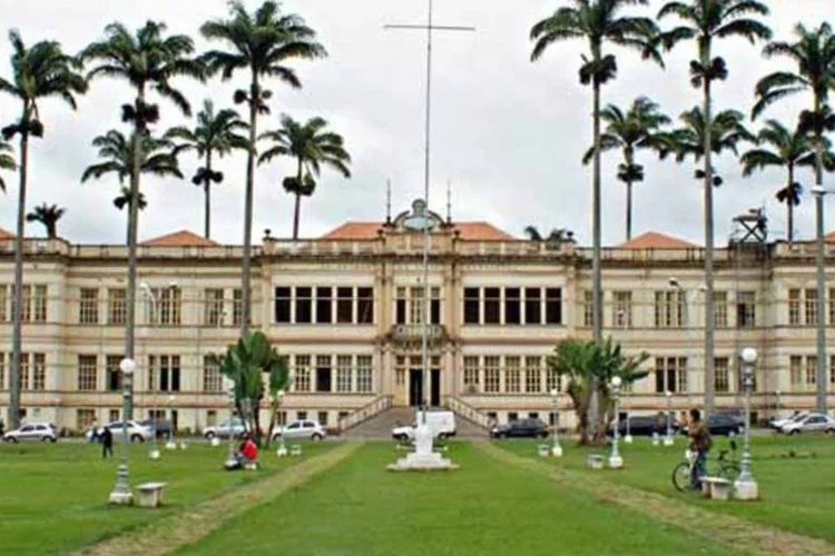 
	UFV: al&eacute;m do desvio de verbas, est&atilde;o sendo investigados poss&iacute;veis roubos de alimentos dos estoques e do restaurante universit&aacute;ro da UFV
 (Divulgação/Divulgação)