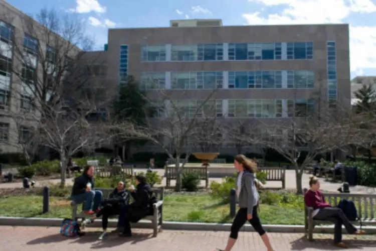 
	Universidade nos EUA: discrimina&ccedil;&atilde;o positiva estimula ingresso de estudantes negros, asi&aacute;ticos e hisp&acirc;nicos; cr&iacute;ticos argumentam que modelo favorece fator racial, em detrimento de m&eacute;rito acad&ecirc;mico
 (Mary F. Calvert For The Washington Post/Getty Images)