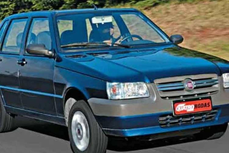 Preço do Fiat Mille Fire Economy teve redução de quase 10% (Quatro Rodas)