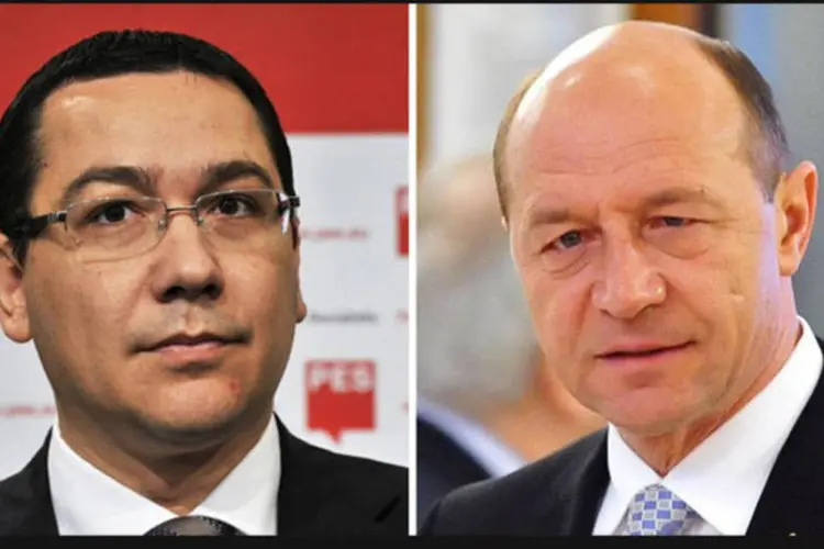 
	O primeiro-ministro romeno, Victor Ponta (E), e o presidente Traian Basescu: Ponta tem dez dias para solicitar o voto de confian&ccedil;a para o novo governo ao Parlamento
 (Georges Gobet/AFP)