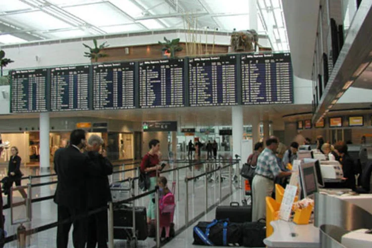 
	Check-in: outras exig&ecirc;ncias podem continuar sendo feitas no momento do controle migrat&oacute;rio, como passagem de regresso, prova de meios de subsist&ecirc;ncia, comprovante de hospedagem
 (Divulgação  - FMG)