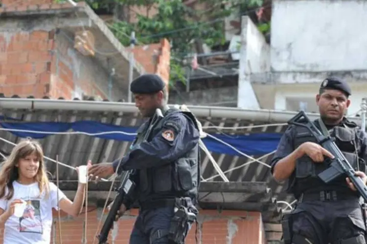 Inauguração da UPP no Morro dos Macacos: objetivo é formar vínculo com a comunidade (Marcello Casal Jr/AGÊNCIA BRASIL)