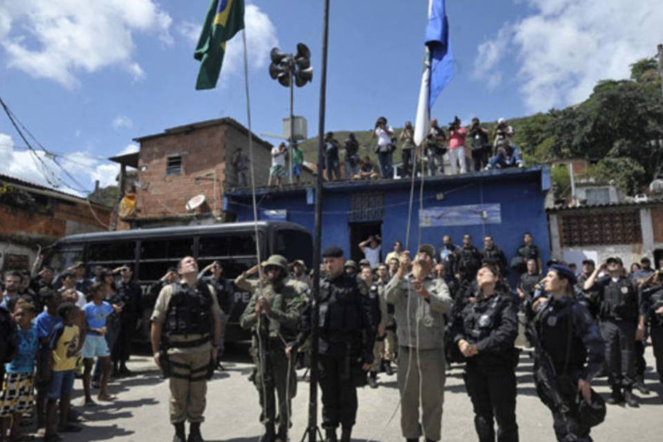 Policiais do Haiti conhecem programa de UPPs no Rio