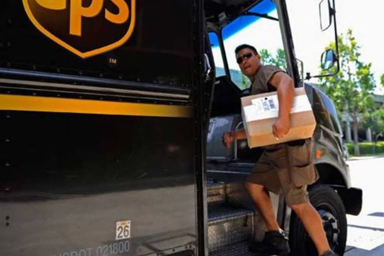 
	UPS: empresa teve lucro de 1,10 bilh&atilde;o de d&oacute;lares, ou 1,16 d&oacute;lar por a&ccedil;&atilde;o, comparados com 469 milh&otilde;es de d&oacute;lares, ou 0,48 d&oacute;lar por a&ccedil;&atilde;o um ano antes
 (Getty Images)