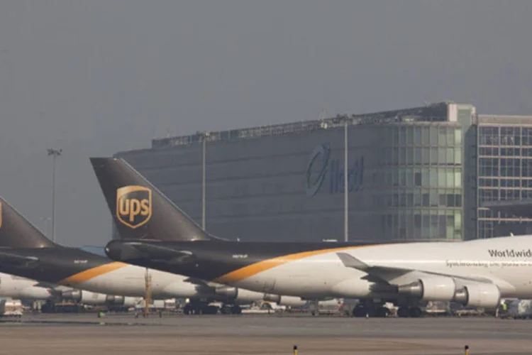 
	Avi&otilde;es da UPS: no segundo trimestre, o lucro l&iacute;quido da UPS caiu para 454 milh&otilde;es de d&oacute;lares
 (Bloomberg)